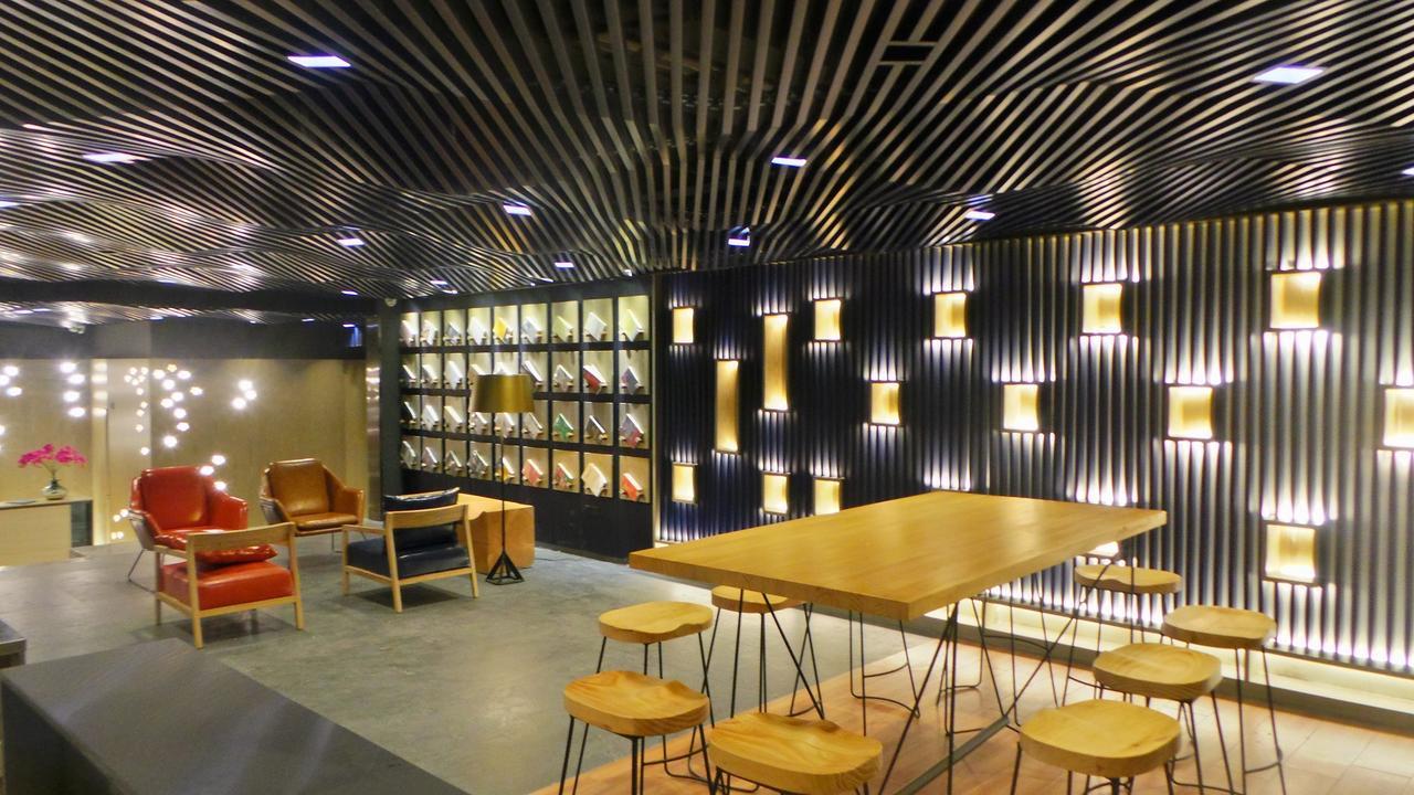 Lifu Hotel Wankel Jiang Tai Road Metro Station Branch Guangzhou Exteriör bild